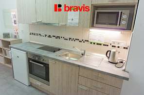 Pronájem bytu 1+1 30 m², Brno - Staré Brno, ulice Křížova - klidný vnitroblok v blízkosti Mendlova náměstí