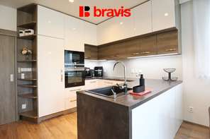 Prodej bytu 3+kk, Šlapanice u Brna, ulice Brněnská Pole, klimatizace, lodžie, sklep, šatna