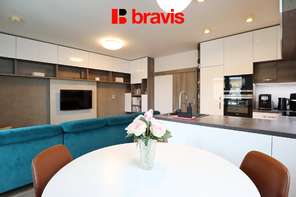 Prodej bytu 3+kk, Šlapanice u Brna, ulice Brněnská Pole, klimatizace, lodžie, sklep, šatna