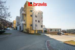 Prodej moderního bytu 1+1, ulice Líšeňská, šatna, balkón