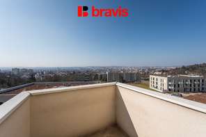 Prodej moderního bytu 1+1, ulice Líšeňská, šatna, balkón