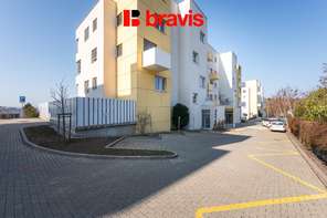 Prodej moderního bytu 1+1, ulice Líšeňská, šatna, balkón