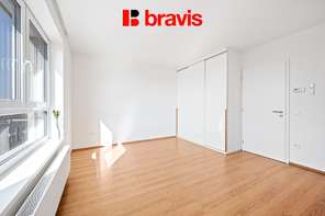 Prodej moderního bytu 1+1, ulice Líšeňská, šatna, balkón