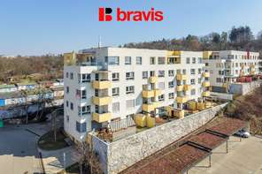 Prodej prostorného bytu 5+kk, dva balkóny a dvě garážové stání – Brno Líšeň