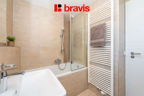 Prodej prostorného bytu 5+kk, dva balkóny a dvě garážové stání – Brno Líšeň