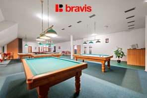 Prodej gastronomického a zábavního komplexu: v srdci Hodonína, pozemek 1000m² , dvě restaurace, bowling, kulečník, šipky