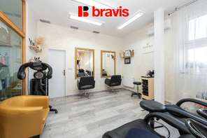 Prodej gastronomického a zábavního komplexu: v srdci Hodonína, pozemek 1000m² , dvě restaurace, bowling, kulečník, šipky