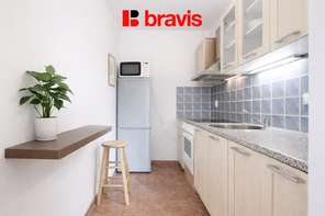 Prodej světlého bytu 2+kk s lodžií, šatnou a komorou – Brno Bohunice, ul. Uzbecká