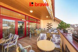 Prodej gastronomického a zábavního komplexu: v srdci Hodonína, pozemek 1000m² , dvě restaurace, bowling, kulečník, šipky