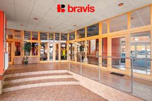 Prodej gastronomického a zábavního komplexu: v srdci Hodonína, pozemek 1000m² , dvě restaurace, bowling, kulečník, šipky