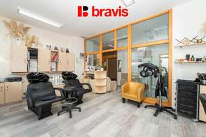 Prodej gastronomického a zábavního komplexu: v srdci Hodonína, pozemek 1000m² , dvě restaurace, bowling, kulečník, šipky