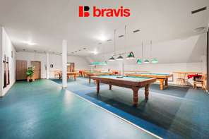 Prodej gastronomického a zábavního komplexu: v srdci Hodonína, pozemek 1000m² , dvě restaurace, bowling, kulečník, šipky