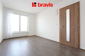 Pronájem nadstandardního bytu 3+kk s balkonem, garážovým stáním a sklepem, Palác Trnitá, Brno centrum