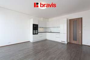 Pronájem nadstandardního bytu 3+kk s balkonem, garážovým stáním a sklepem, Palác Trnitá, Brno centrum