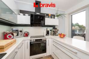 Prodej nízkonákladového bytu 3+kk, Brno - Žebětín, OV, terasa, parkovací stání, ul. Helenčina