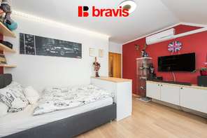 Prodej nízkonákladového bytu 3+kk, Brno - Žebětín, OV, terasa, parkovací stání, ul. Helenčina