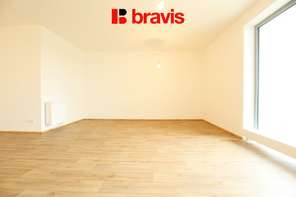 Pronájem bytu 1+kk, ulice Řepova, parkovací stání v ceně, terasa, novostavba, sklep