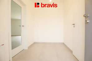 Pronájem bytu 1+kk, ulice Řepova, parkovací stání v ceně, terasa, novostavba, sklep