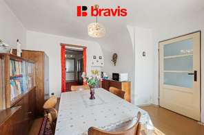 Prodej rodinného domu 4+1, Střelice u Brna, dvůr, předzahrádka