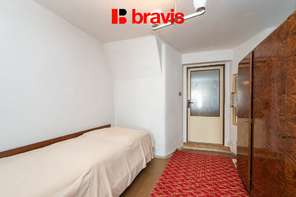 Prodej rodinného domu 4+1, Střelice u Brna, dvůr, předzahrádka