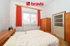 Prodej rodinného domu 4+1, Střelice u Brna, dvůr, předzahrádka