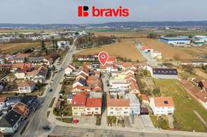 Prodej rodinného domu 4+1, Střelice u Brna, dvůr, předzahrádka