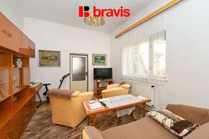 Prodej rodinného domu 4+1, Střelice u Brna, dvůr, předzahrádka