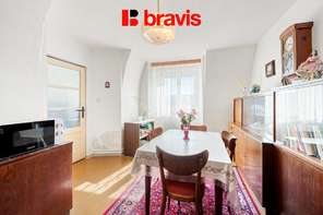 Prodej rodinného domu 4+1, Střelice u Brna, dvůr, předzahrádka