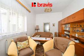 Prodej rodinného domu 4+1, Střelice u Brna, dvůr, předzahrádka