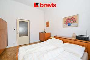 Prodej rodinného domu 4+1, Střelice u Brna, dvůr, předzahrádka