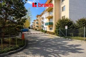 Prodej venkovního parkovacího stání za závorou, Brno - Žabovřesky, ul. Kovařovicova