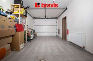 Prodej moderního rodinného domu 5+kk se zahradou a garáží, Velatice - Brno-venkov