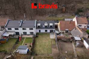 Prodej moderního rodinného domu 5+kk se zahradou a garáží, Velatice - Brno-venkov