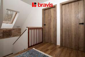 Prodej moderního rodinného domu 5+kk se zahradou a garáží, Velatice - Brno-venkov