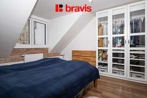 Prodej moderního rodinného domu 5+kk se zahradou a garáží, Velatice - Brno-venkov