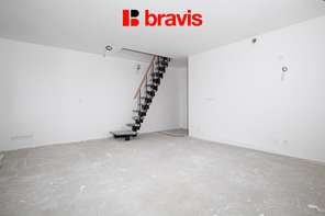 Prodej moderní novostavby bytu 2+kk+podkrovní úložný prostor, ulice Charbulova, balkon, parkování