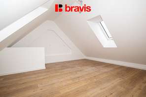 Prodej moderní novostavby bytu 2+kk+podkrovní úložný prostor, ulice Charbulova, balkon, parkování