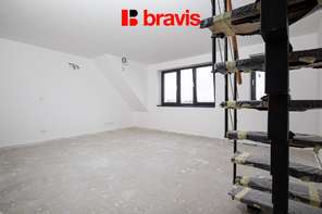 Prodej moderní novostavby bytu 2+kk+podkrovní úložný prostor, ulice Charbulova, balkon, parkování