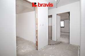 Prodej moderní novostavby bytu 2+kk+podkrovní úložný prostor, ulice Charbulova, balkon, parkování