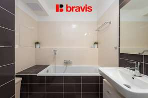 Prodej prostorného a moderního bytu s terasou, garážovým stáním a sklepem, Slavkov u Brna - Zelnice III