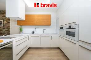 Prodej prostorného a moderního bytu s terasou, garážovým stáním a sklepem, Slavkov u Brna - Zelnice III