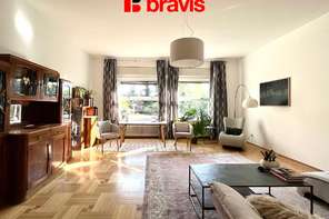 Pronájem atypicky řešeného bytu 2+1, Masarykova čtvrť, Lipová ul., parkování, terasa