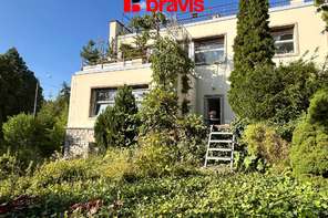 Pronájem atypicky řešeného bytu 2+1, Masarykova čtvrť, Lipová ul., parkování, terasa