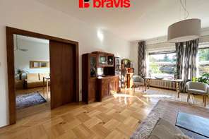 Pronájem atypicky řešeného bytu 2+1, Masarykova čtvrť, Lipová ul., parkování, terasa