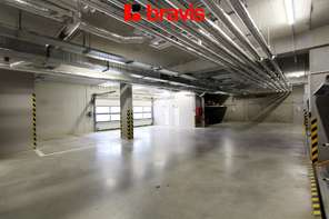 Pronájem garážového stání, Brno - Ponava, ul. Reissigova, vhodné pro SUV, 15m²