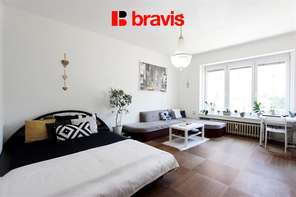 Pronájem bytu 1,5+1, Brno - střed, ul. Žižkova, zařízený, výtah, s balkónem, v blízkosti centra města a zastávky MHD