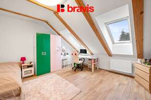 Prodej útulného mezonetového bytu 4+kk ,113 m² s parkovacím stáním , Jinačovice u Brna, klimatizován