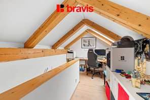 Prodej útulného mezonetového bytu 4+kk ,113 m² s parkovacím stáním , Jinačovice u Brna, klimatizován