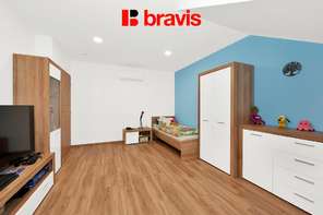 Prodej luxusního, nízkoenergetického rodinného domu 6+kk a 3+kk, ulice Wolkerova v srdci Mikulova s výjimečným výhledem, 2x dvojgaráž, nadstandardní vybavení