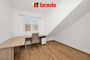 Prodej luxusního, nízkoenergetického rodinného domu 6+kk a 3+kk, ulice Wolkerova v srdci Mikulova s výjimečným výhledem, 2x dvojgaráž, nadstandardní vybavení